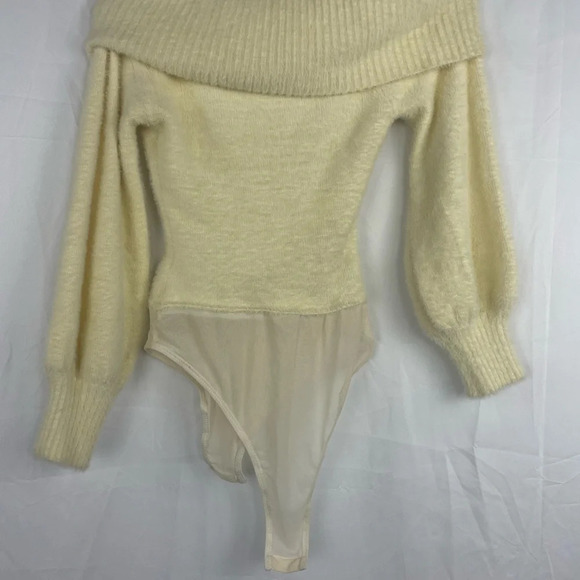 Vestique Off Shoulder Bodysuit in Beige Small Womens Knit Top - Picture 5 of 8